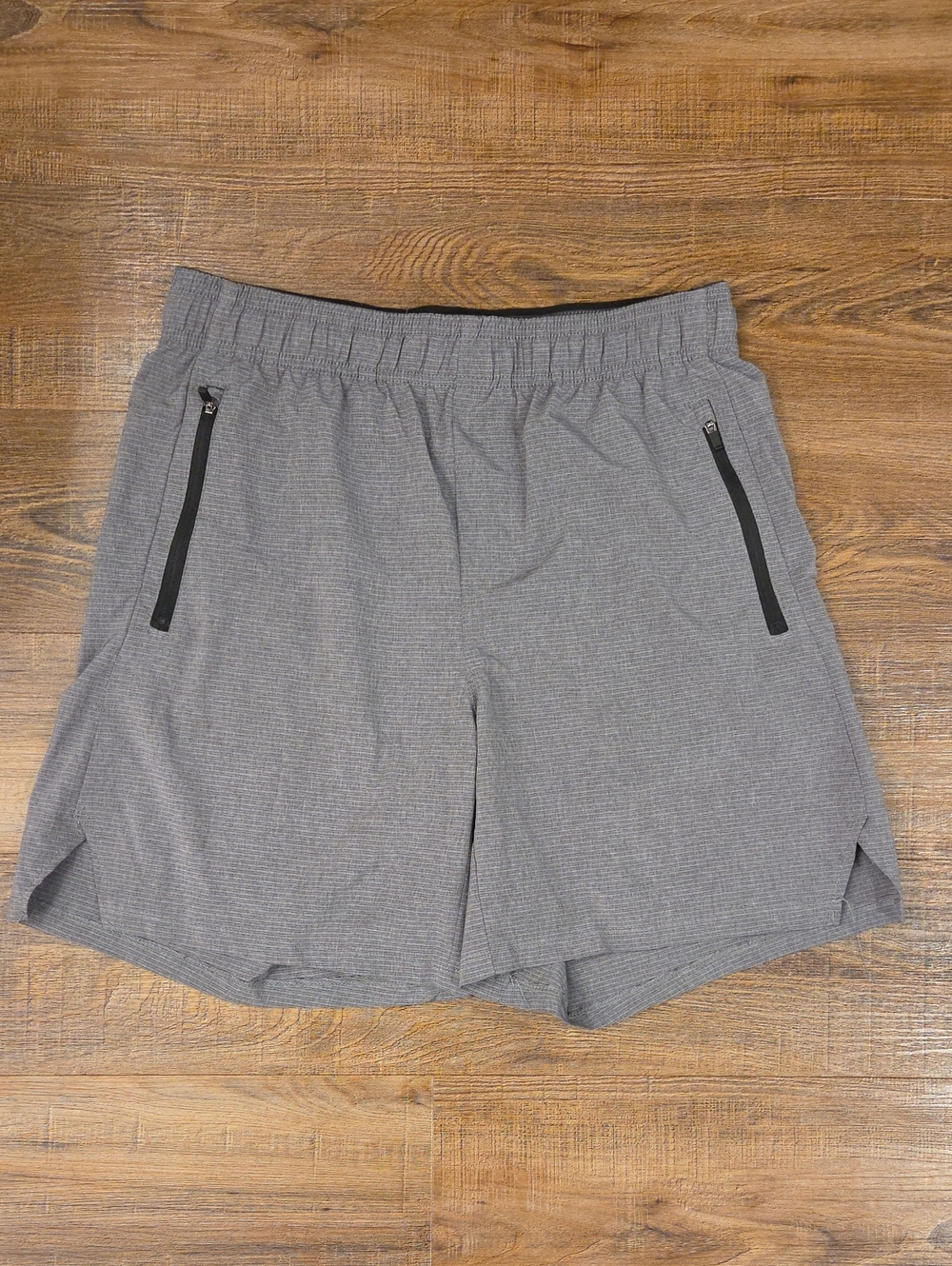 90 Degree By Reflex Grey Athletic Shorts with Black Zippers Mens Small